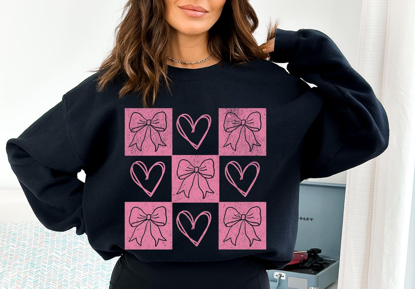 Coquette Bow & Heart Checkered Sweatshirt - Retro Valentine’s Day Crewneck